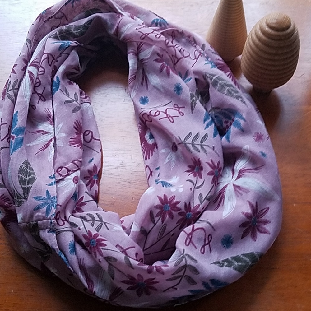 Roots infinity scarf